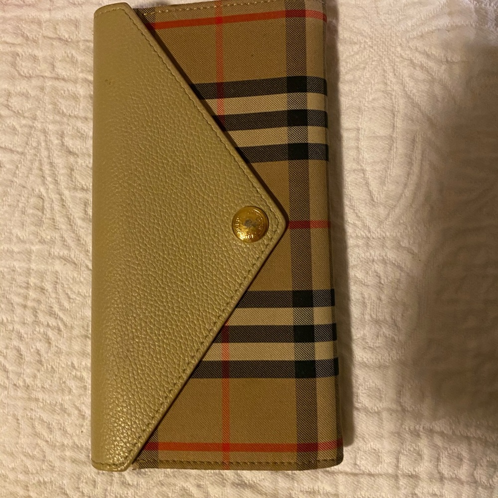 Burberry button wallet